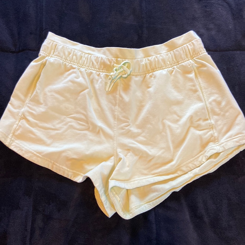 Lululemon inner glow shorts.
